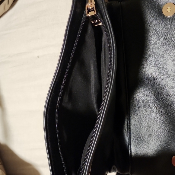 BCBG Handbag NWOT - Picture 6 of 10